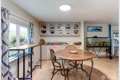 215 North Avenue, Kelso, WA 98626 - Photo 9