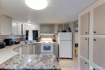 215 North Avenue, Kelso, WA 98626 - Photo 13