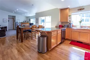 3611 Portage Ln, Anacortes, WA 98221 - Photo 9