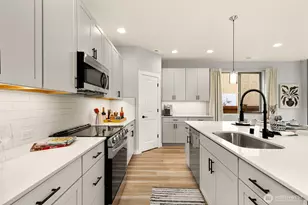 12510 SE 256th Pl, Kent, WA 98030 - Photo 9