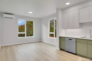 2374 Franklin Ave E, Seattle, WA 98102 - Photo 23