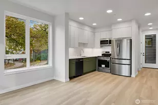 2374 Franklin Ave E, Seattle, WA 98102 - Photo 21