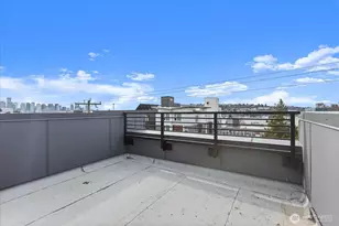 2374 Franklin Ave E, Seattle, WA 98102 - Photo 27