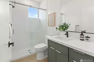 2374 Franklin Ave E, Seattle, WA 98102 - Photo 17