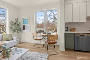 2374 Franklin Ave E, Seattle, WA 98102 - Photo 7