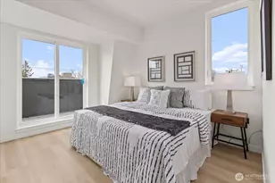 2374 Franklin Ave E, Seattle, WA 98102 - Photo 15