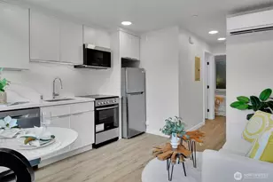 2374 Franklin Ave E, Seattle, WA 98102 - Photo 19