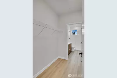 2374 Franklin Avenue E, Seattle, WA 98102 - Photo 11