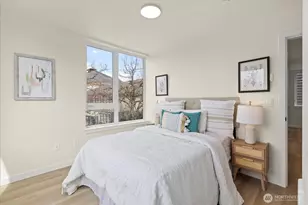 2374 Franklin Ave E, Seattle, WA 98102 - Photo 13