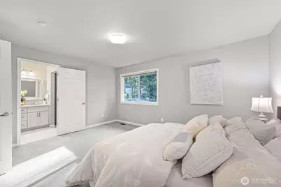 11130 NE 37th Court, Bellevue, WA 98004 - Photo 17