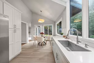 11130 NE 37th Ct, Bellevue, WA 98004 - Photo 11