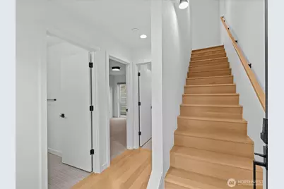 3239 61st Avenue SW #unit B, Seattle, WA 98116 - Photo 3