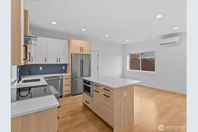 3239 61st Avenue SW #unit B, Seattle, WA 98116 - Photo 11