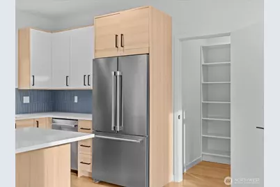 3239 61st Avenue SW #unit B, Seattle, WA 98116 - Photo 9