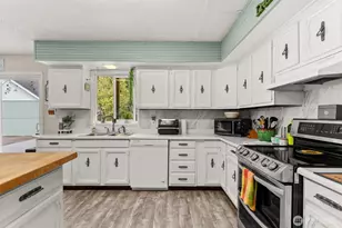 16 Harrison St, South Bend, WA 98586 - Photo 13