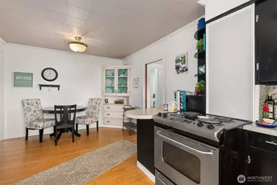 933 Crescent Street, Raymond, WA 98577 - Photo 9