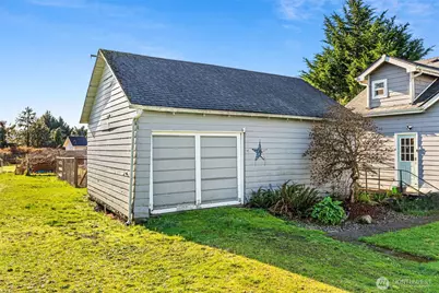 933 Crescent Street, Raymond, WA 98577 - Photo 31