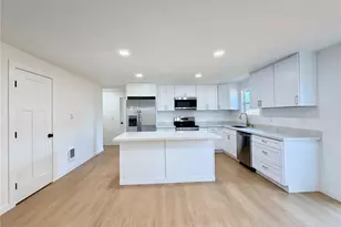 832 S 74th St, Tacoma, WA 98408 - Photo 9