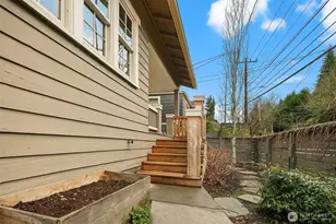 2572 3rd Ave W, Seattle, WA 98119 - Photo 3