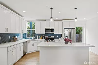 15610 5th Avenue NE #C, Shoreline, WA 98155 - Photo 3