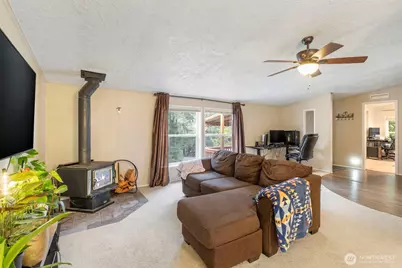 369 W Tahuyeh Drive, Bremerton, WA 98312 - Photo 7