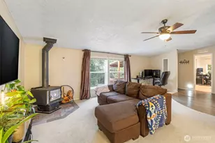 369 W Tahuyeh Dr, Bremerton, WA 98312 - Photo 7