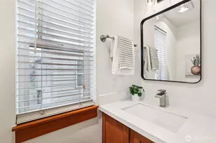 9523 Ashworth Ave N, Seattle, WA 98103 - Photo 9