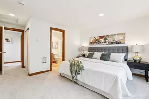 9523 Ashworth Ave N, Seattle, WA 98103 - Photo 11