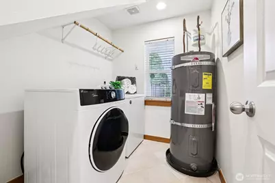 9523 Ashworth Avenue N #C, Seattle, WA 98103 - Photo 19