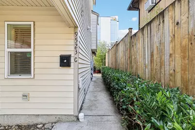 9523 Ashworth Avenue N #C, Seattle, WA 98103 - Photo 23