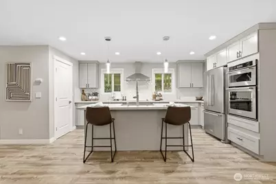 16130 SE Newport Way, Bellevue, WA 98006 - Photo 9