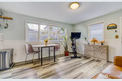 4034 NE 109th Street, Seattle, WA 98125 - Photo 5