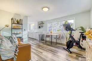 4034 NE 109th St, Seattle, WA 98125 - Photo 5