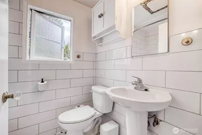 4034 NE 109th Street, Seattle, WA 98125 - Photo 23