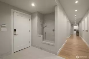 8926 NE 36th St, Yarrow Point, WA 98004 - Photo 37