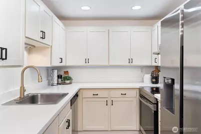 3209 Hoyt Avenue #201, Everett, WA 98201 - Photo 3