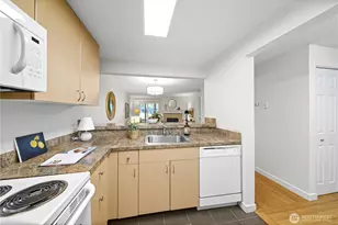 12601 SE 41st Pl, Bellevue, WA 98006 - Photo 5