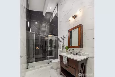 1400 Bellevue Way SE #4, Bellevue, WA 98004 - Photo 19