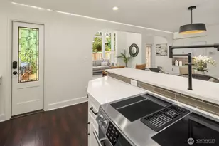 1400 Bellevue Way SE, Bellevue, WA 98004 - Photo 9