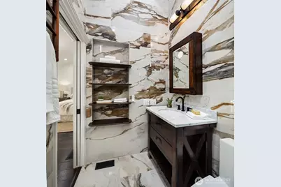 1400 Bellevue Way SE #4, Bellevue, WA 98004 - Photo 17