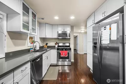 4706 Picnic Point Road, Edmonds, WA 98026 - Photo 13