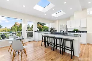 8840 NE 24th St, Clyde Hill, WA 98004 - Photo 17