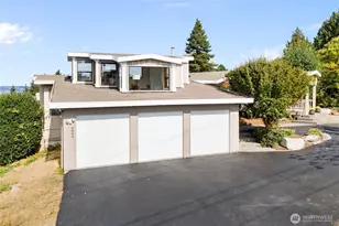 8840 NE 24th St, Clyde Hill, WA 98004 - Photo 5