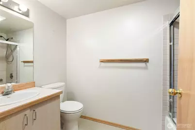 8840 NE 24th Street, Clyde Hill, WA 98004 - Photo 33