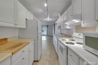 10421 2nd Place SW, Seattle, WA 98146 - Photo 13