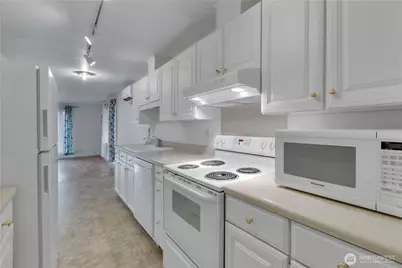 10421 2nd Place SW, Seattle, WA 98146 - Photo 15