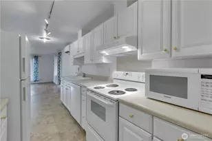 10421 2nd Pl SW, Seattle, WA 98146 - Photo 15