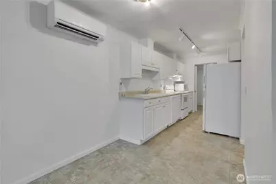 10421 2nd Place SW, Seattle, WA 98146 - Photo 11