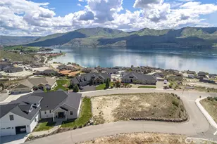 104 Lake Ridge Dr, Chelan, WA 98816 - Photo 1