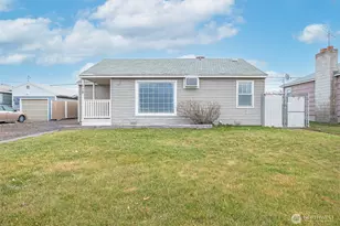 112 E St NE, Ephrata, WA 98823 - Photo 1